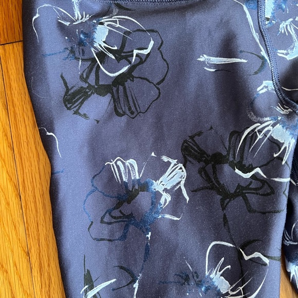 Fabletics workout pants - Picture 2 of 4